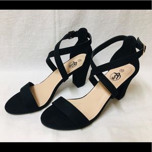 NWOT Women’s Trary Ankle Strap Black Suede Heels